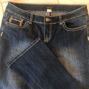 Cute Venus jeans with back pocket detail